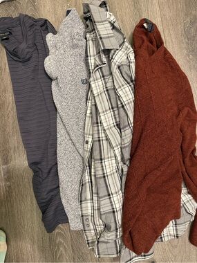 4 men’s long sleeve one button up